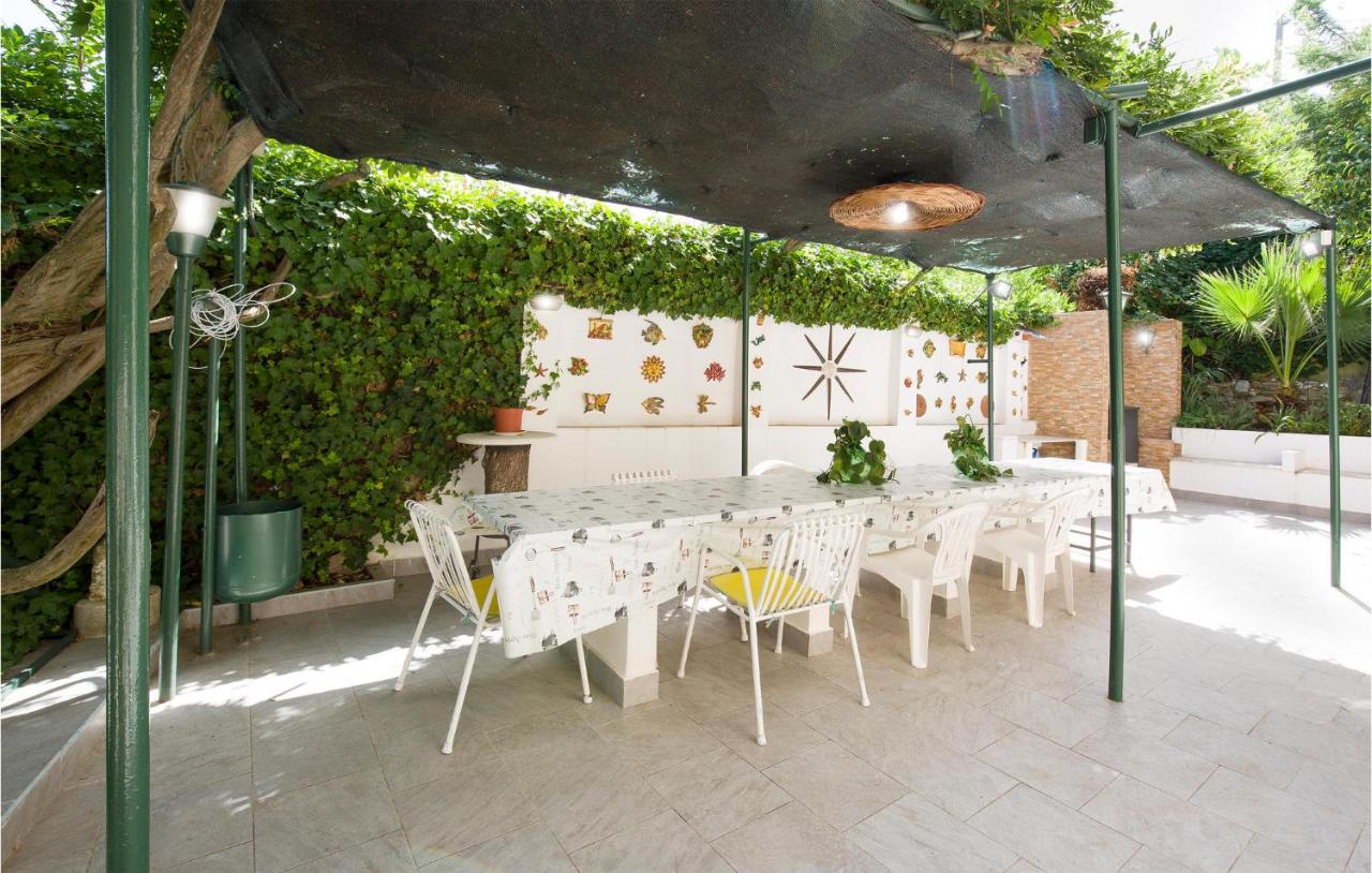 Stunning Home In Villa San Giovanni With 4 Bedrooms And Wifi photo
