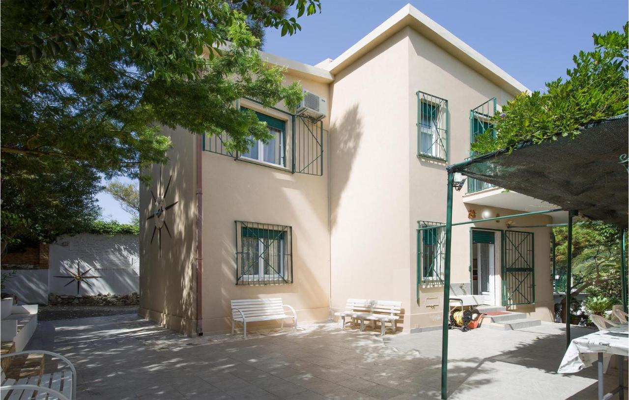 Stunning Home In Villa San Giovanni With 4 Bedrooms And Wifi photo