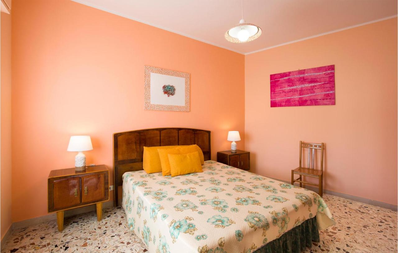 Stunning Home In Villa San Giovanni With 4 Bedrooms And Wifi photo