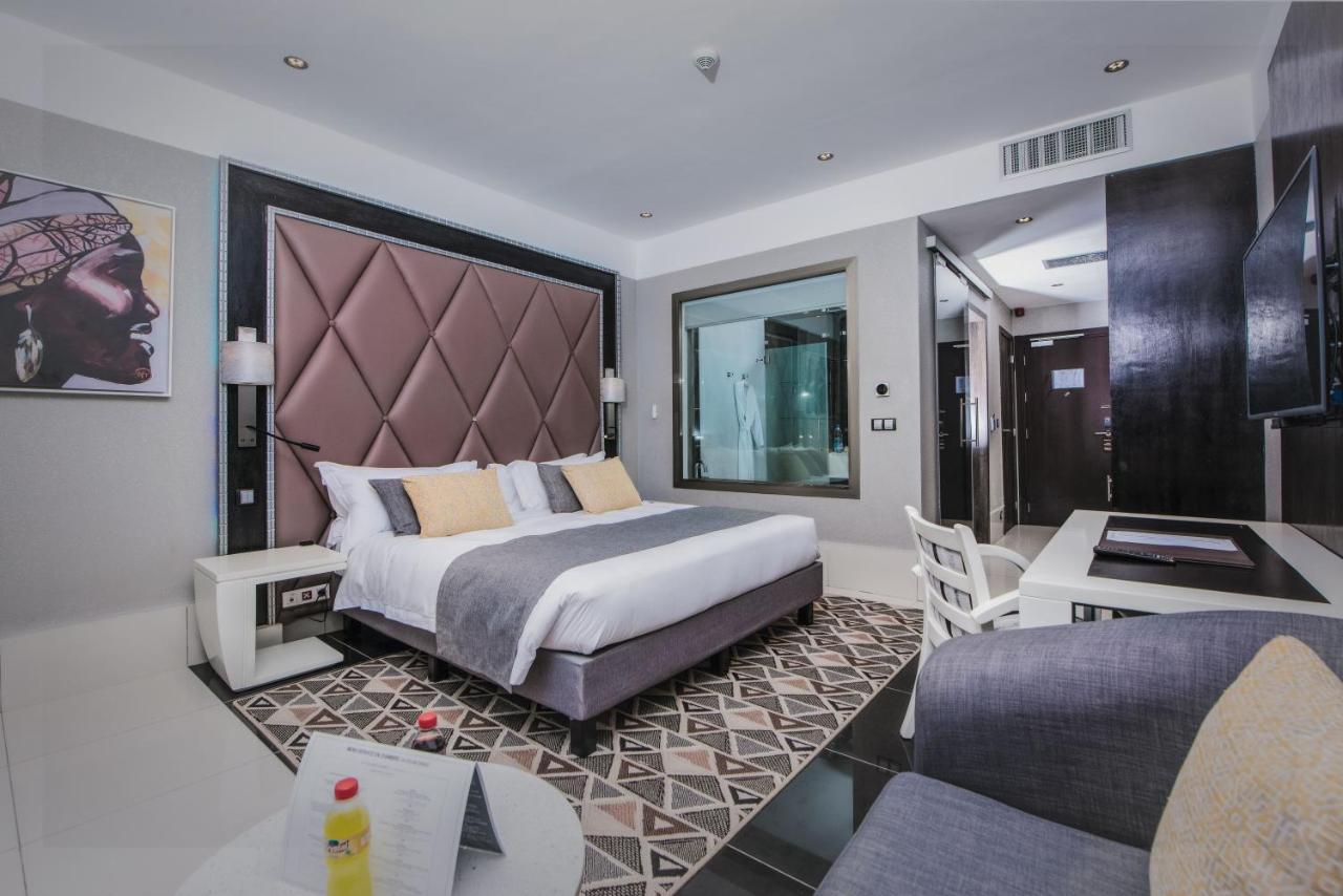 Krystal Palace Douala photo