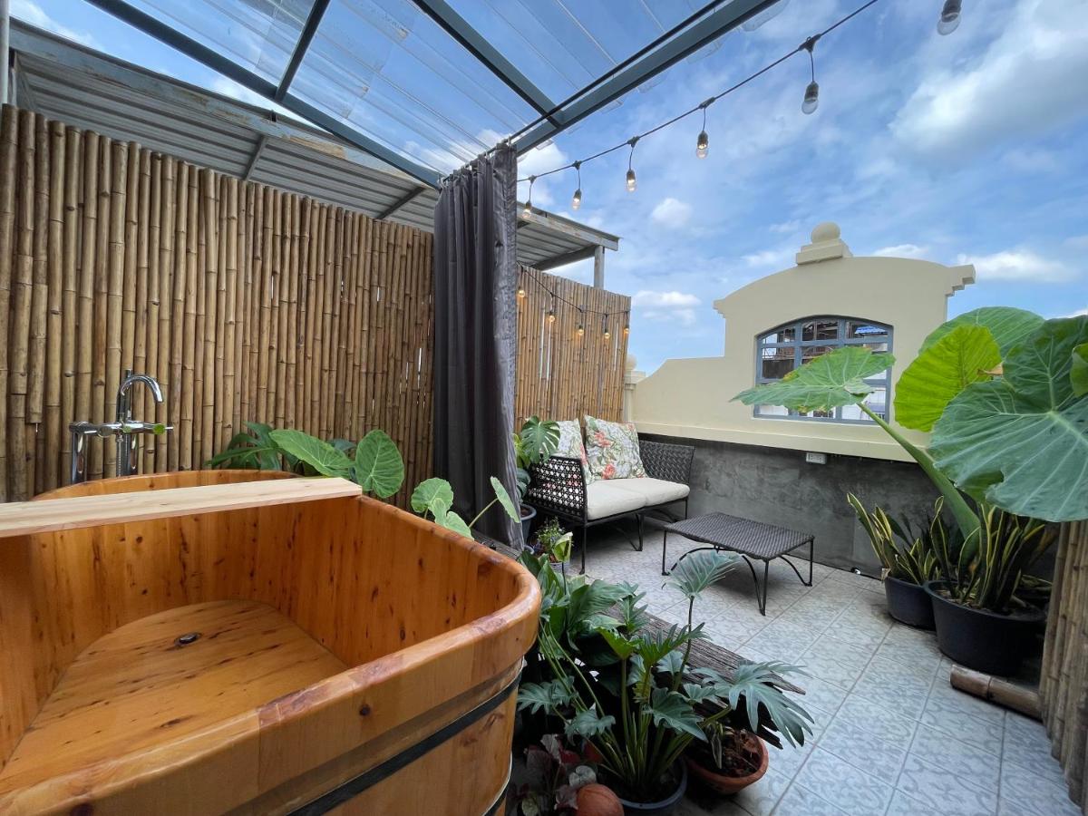 Central Old Town Cottage - 2