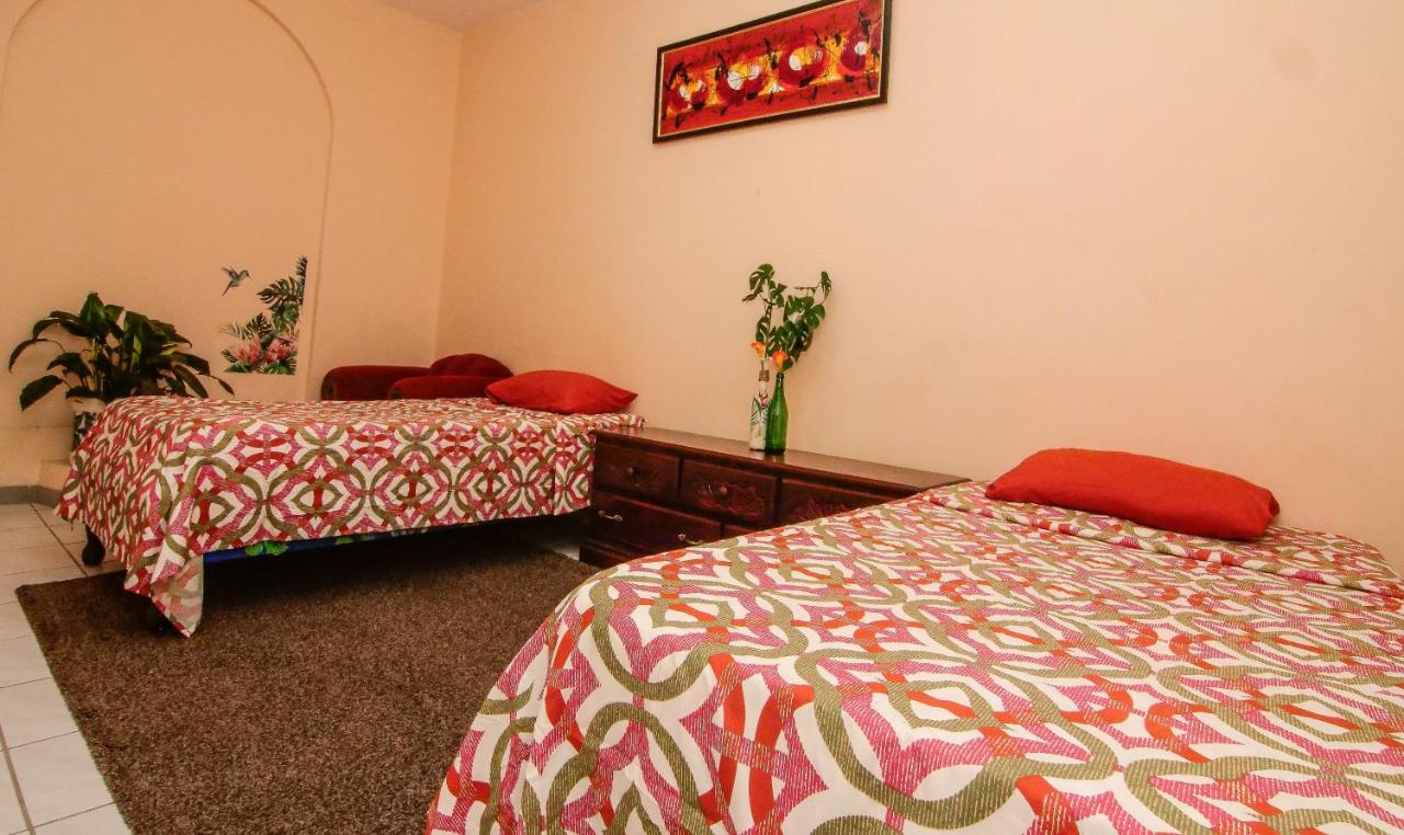 876 JA Oasis & Homestay - by Kingston Airport - 3