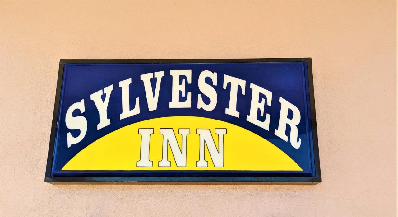 Sylvester Inn — photo 22