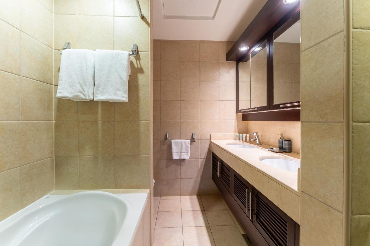 BellaVista - Luxe - 3 BR Plus Maid Room - Residences Tower 8 - Burj Khalifa and Fountain View - 3