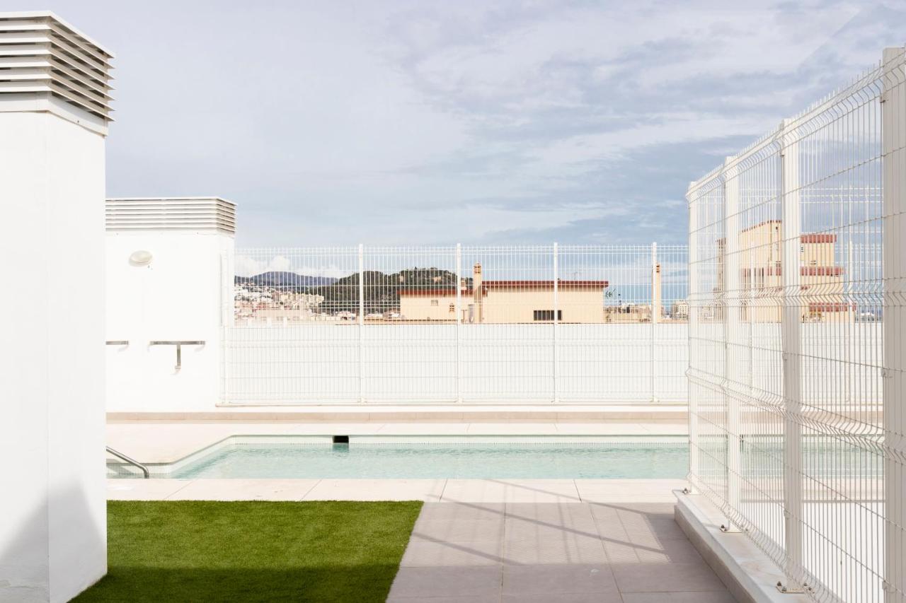 Rooftop swimming pool: Fabuloso Apartamento nuevo con Parking y Piscina