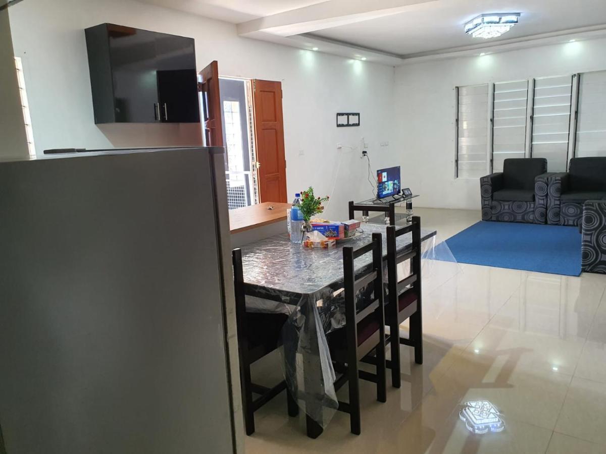 Apartment with 3 Bedrooms and Parking