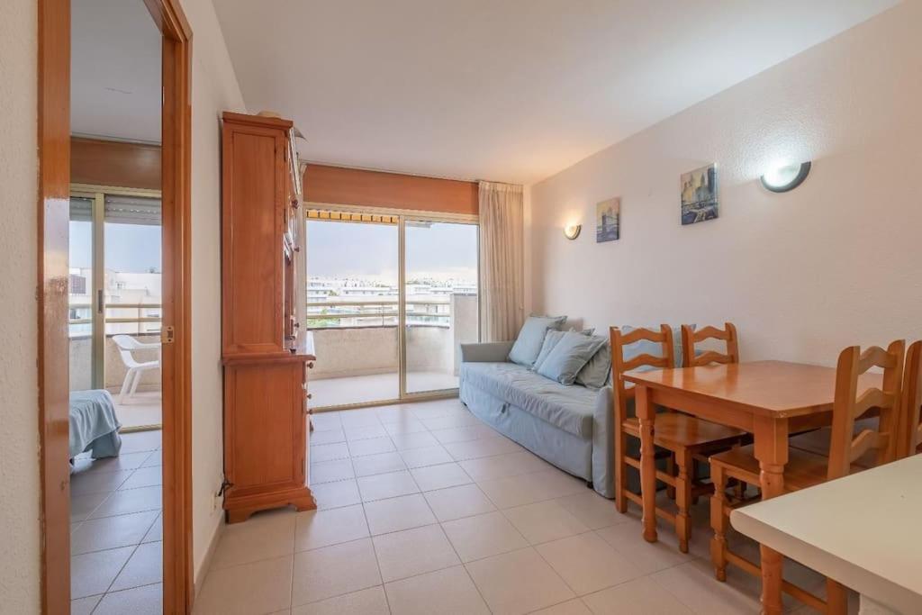 Apartamento en centro de Salou con 3 piscinas.