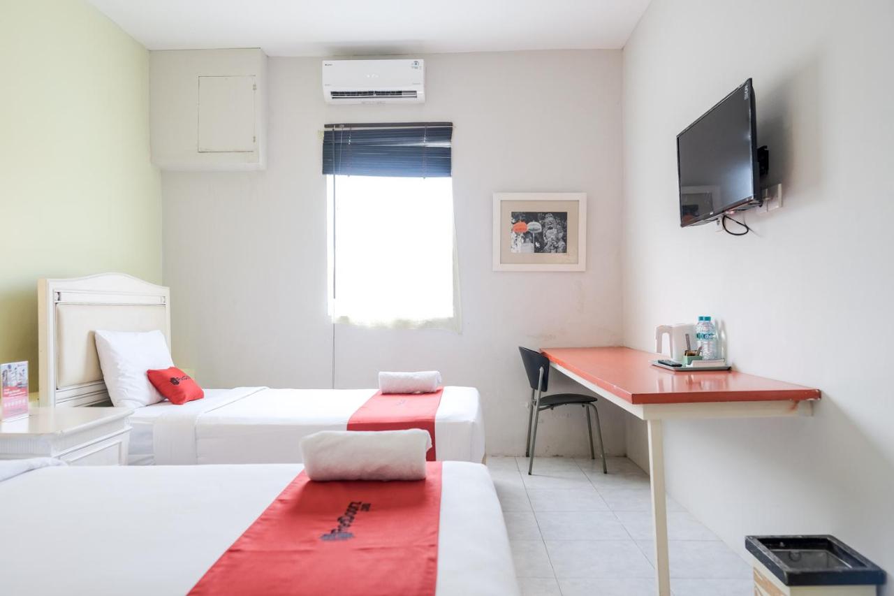 RedDoorz Plus at Sunrise Hotel Sanur - 5