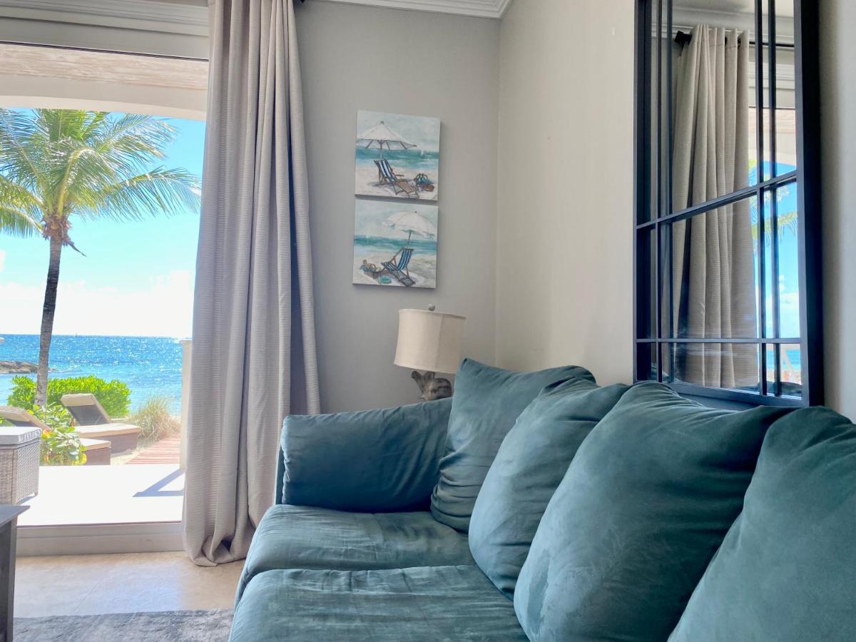 Palm Cay Luxury Design Townhome On Private Beach photo