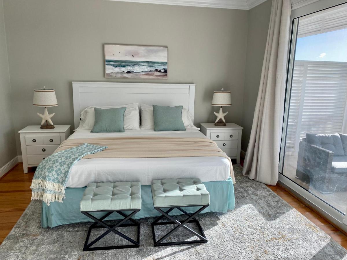 Palm Cay Luxury Design Townhome On Private Beach photo