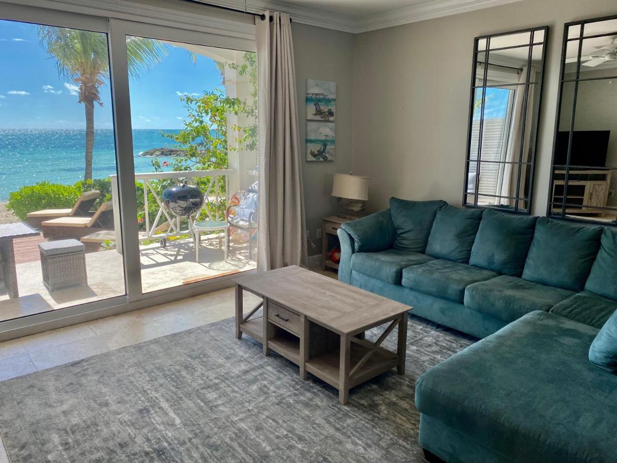 Palm Cay Luxury Design Townhome On Private Beach photo