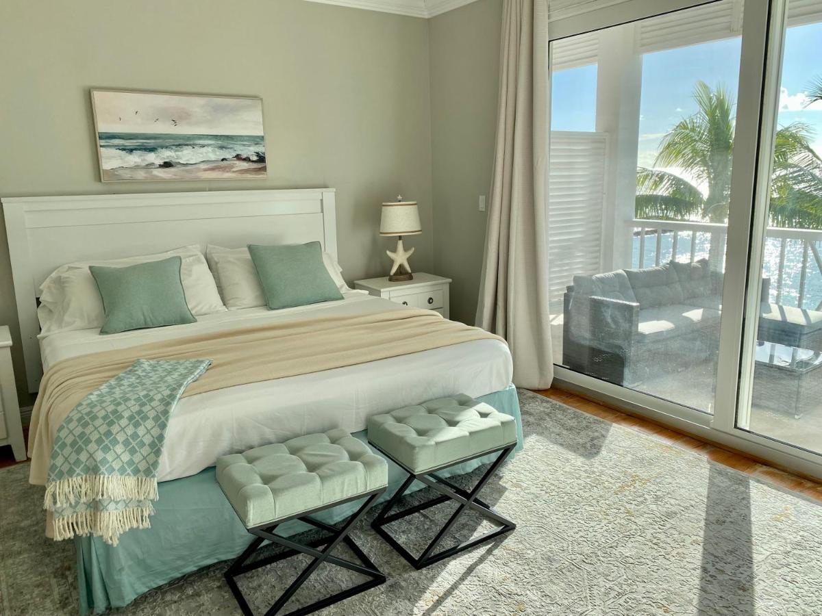 Palm Cay Luxury Design Townhome On Private Beach photo
