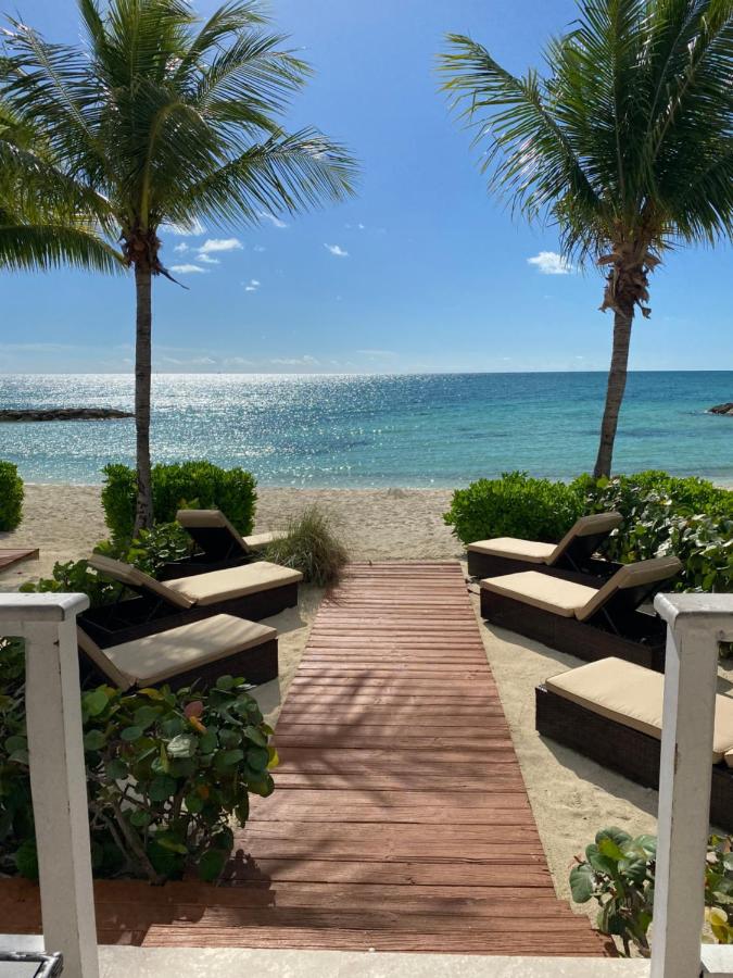 Palm Cay Luxury Design Townhome On Private Beach photo