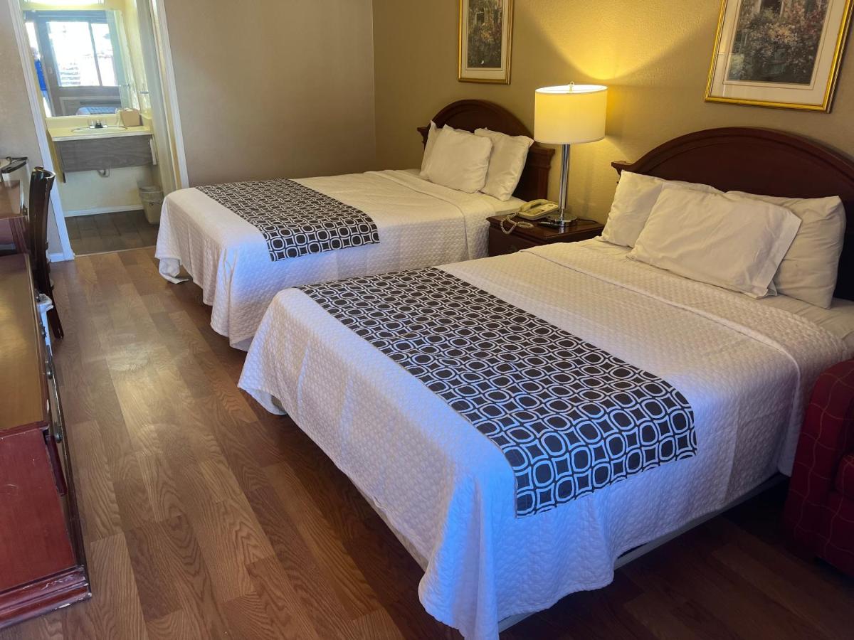 Park Avenue Inn Victorville — photo 20
