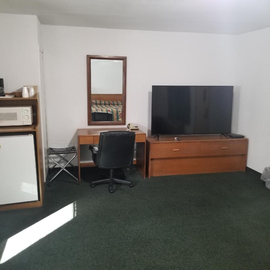 Budget 8 Motel — photo 15