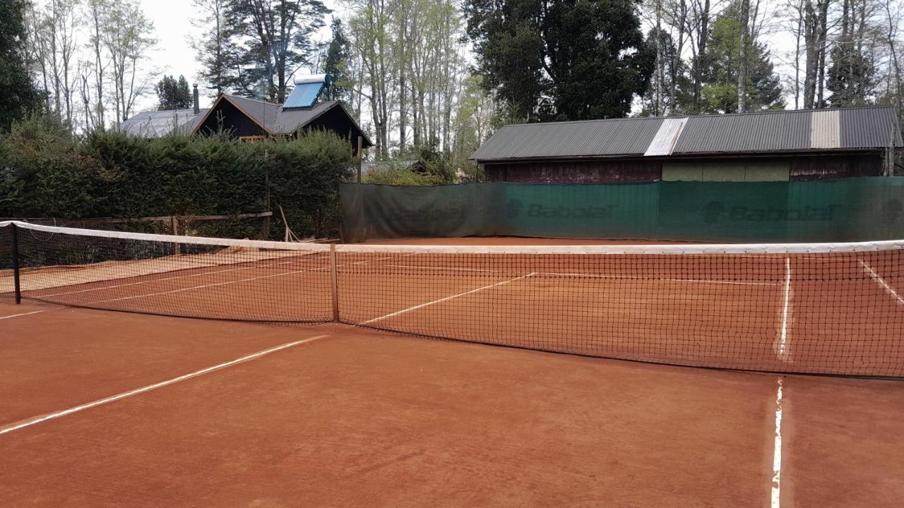 Tennis court: Refugio 369