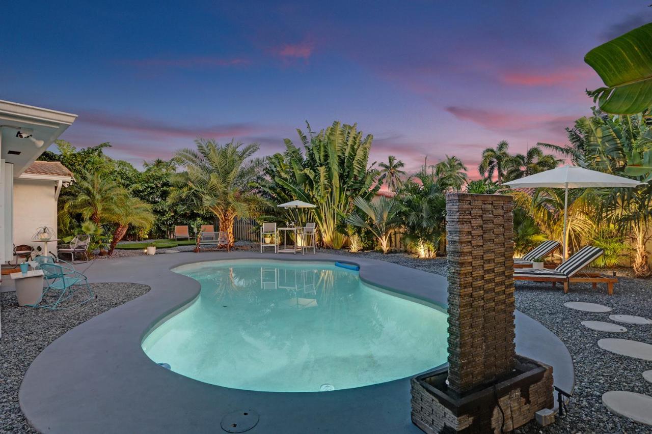 Heated swimming pool: Stylish Luxury Tropical Junior Suite