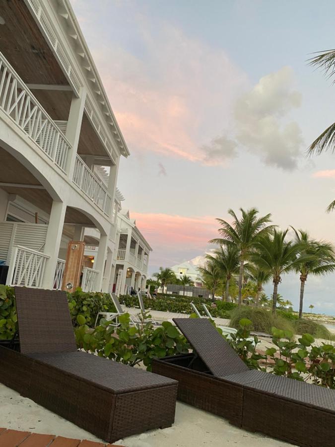 Palm Cay Luxury Design Townhome On Private Beach photo