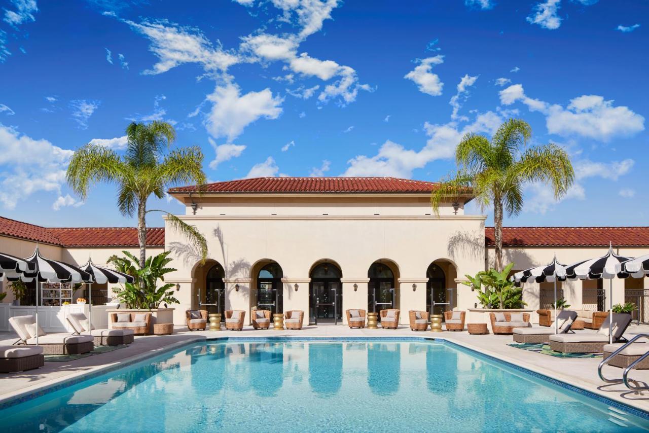 Rooftop swimming pool: Pasadena Hotel & Pool