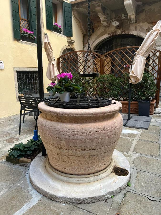 Corte del Doge di Rialto — quarto