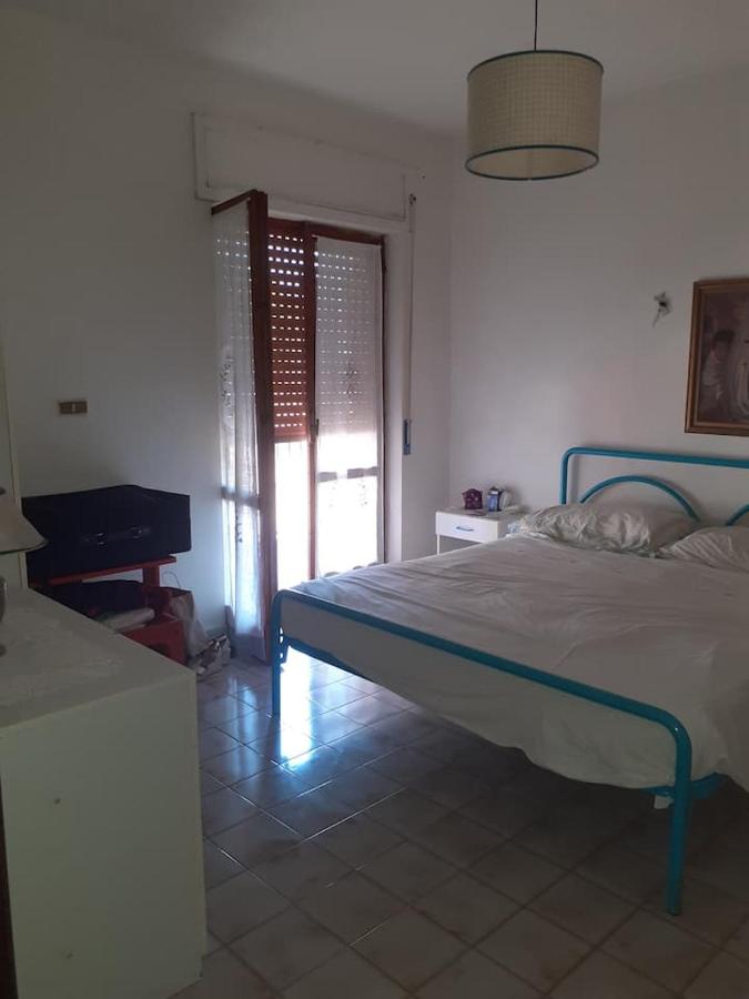 Fittasi casa tranne mese luglio e agosto photo