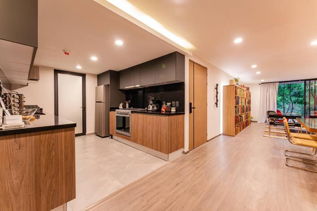 Bauhaus concept: new building with roof top & gym - 2