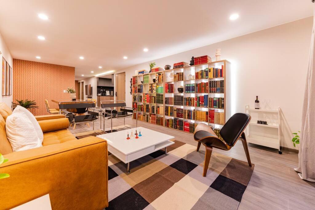 Bauhaus concept: new building with roof top & gym - 4