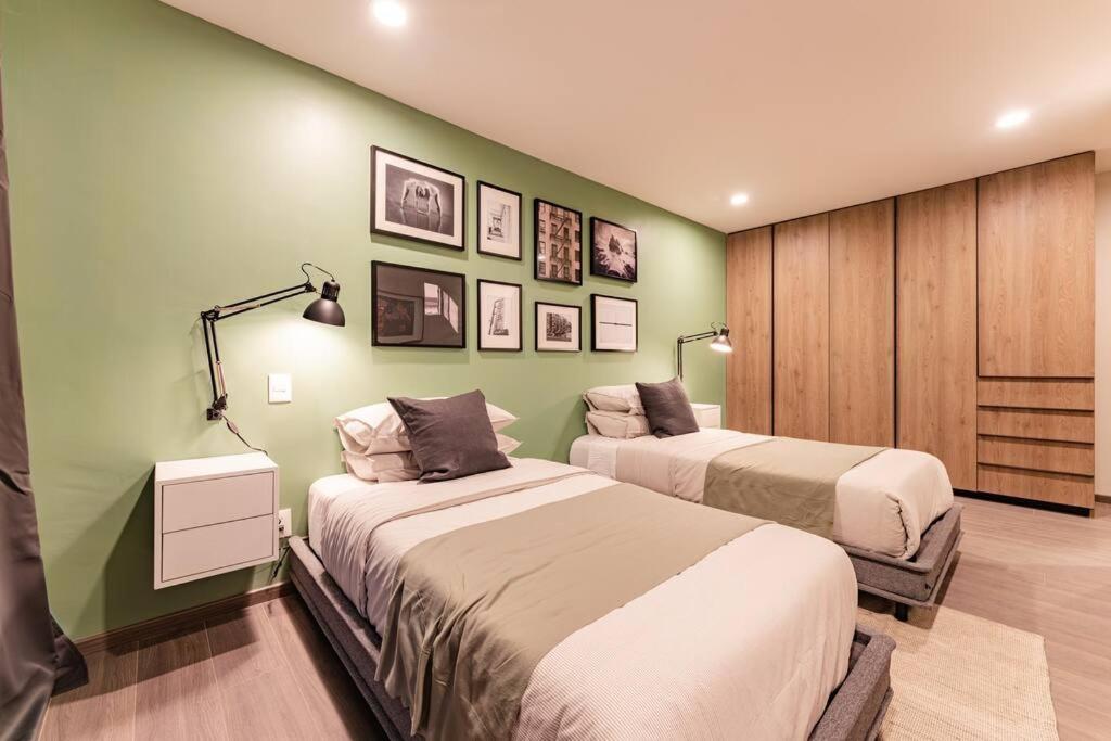 Bauhaus concept: new building with roof top & gym - 3