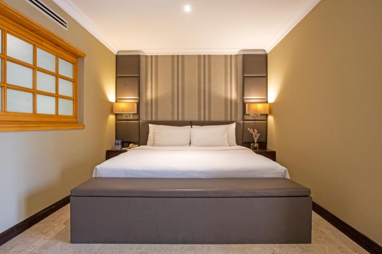Dubai Marine Beach Resort & Spa photo