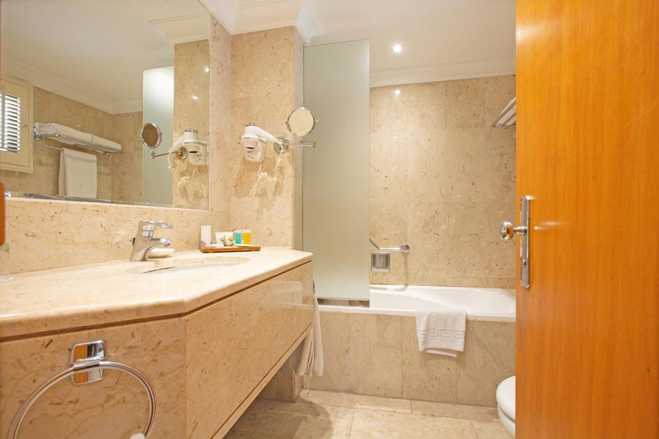 Dubai Marine Beach Resort & Spa photo