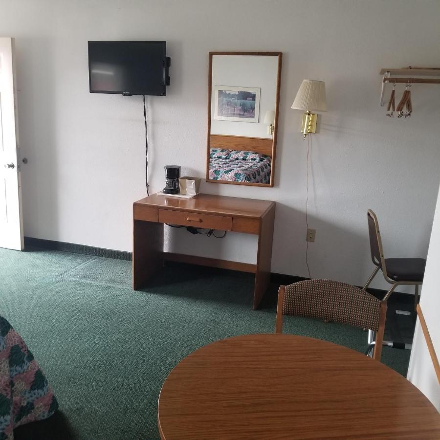 Budget 8 Motel — photo 21