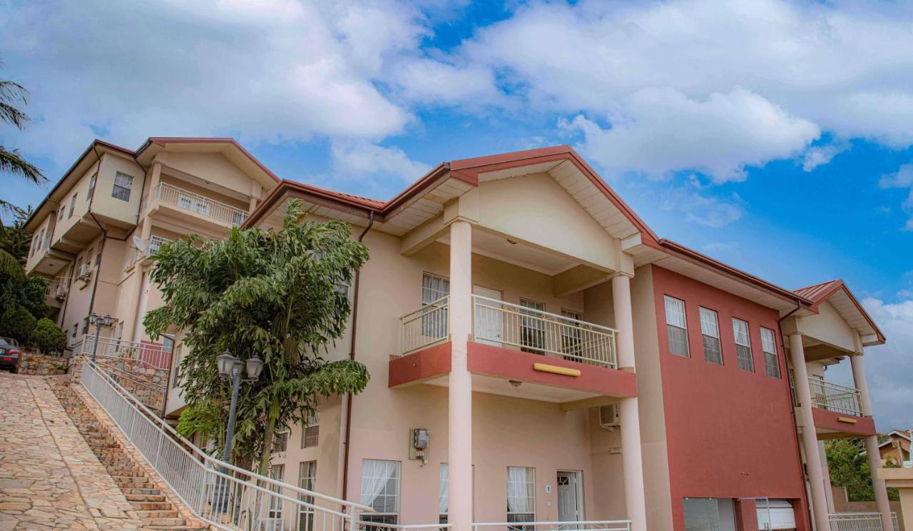 Brown Hills Residences Aburi 22年 最新料金