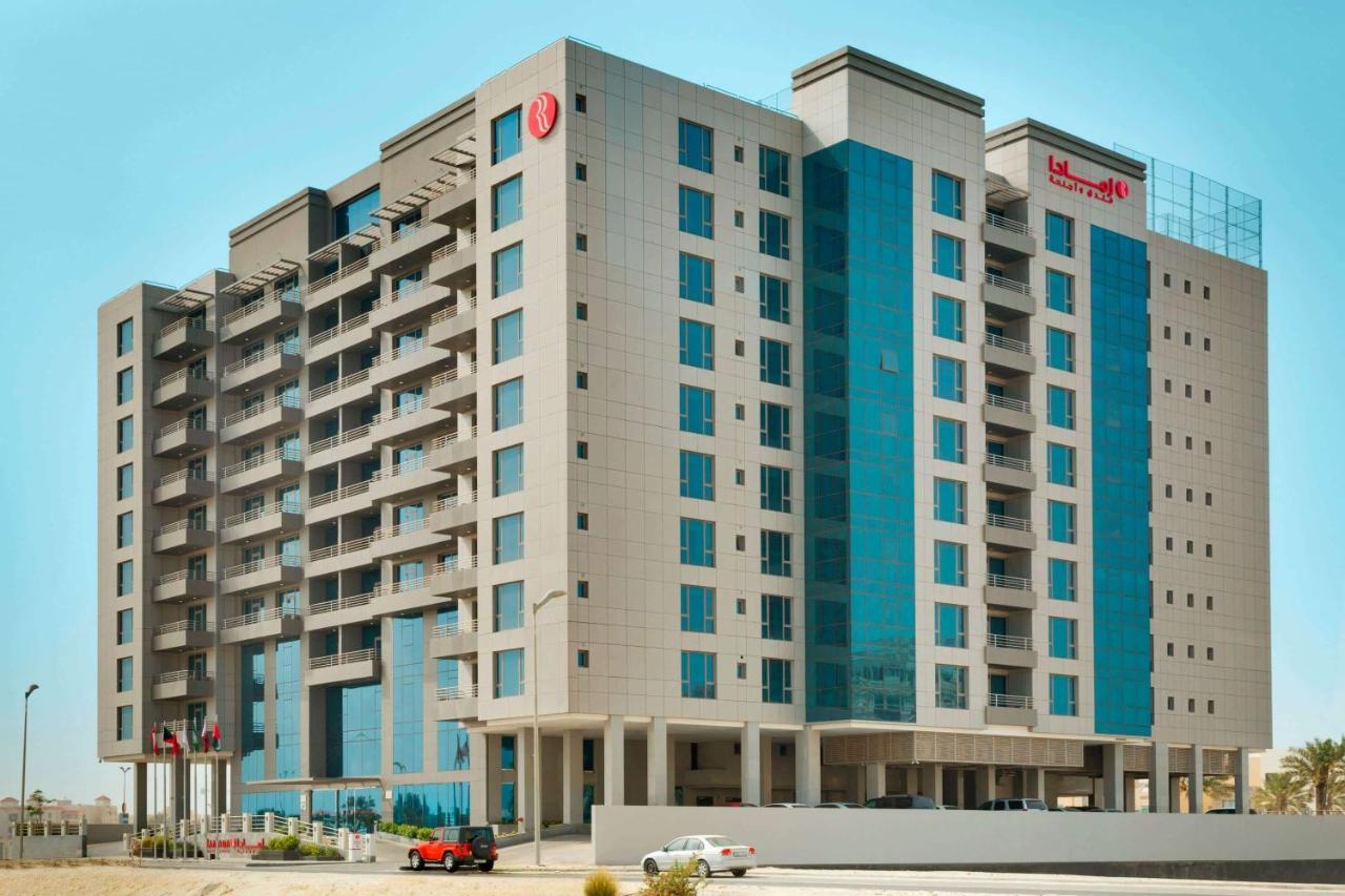 Ramada Hotel and Suites Amwaj Islands photo