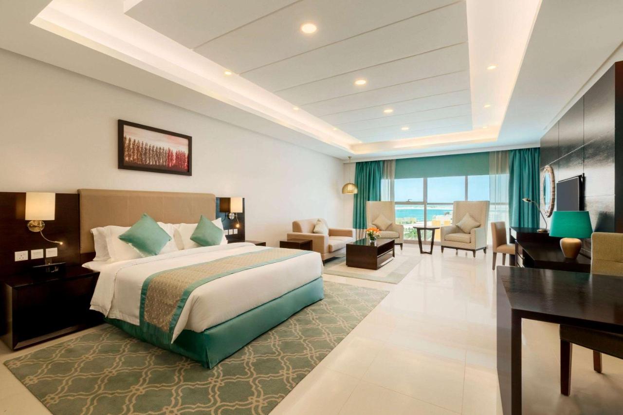 Ramada Hotel and Suites Amwaj Islands photo