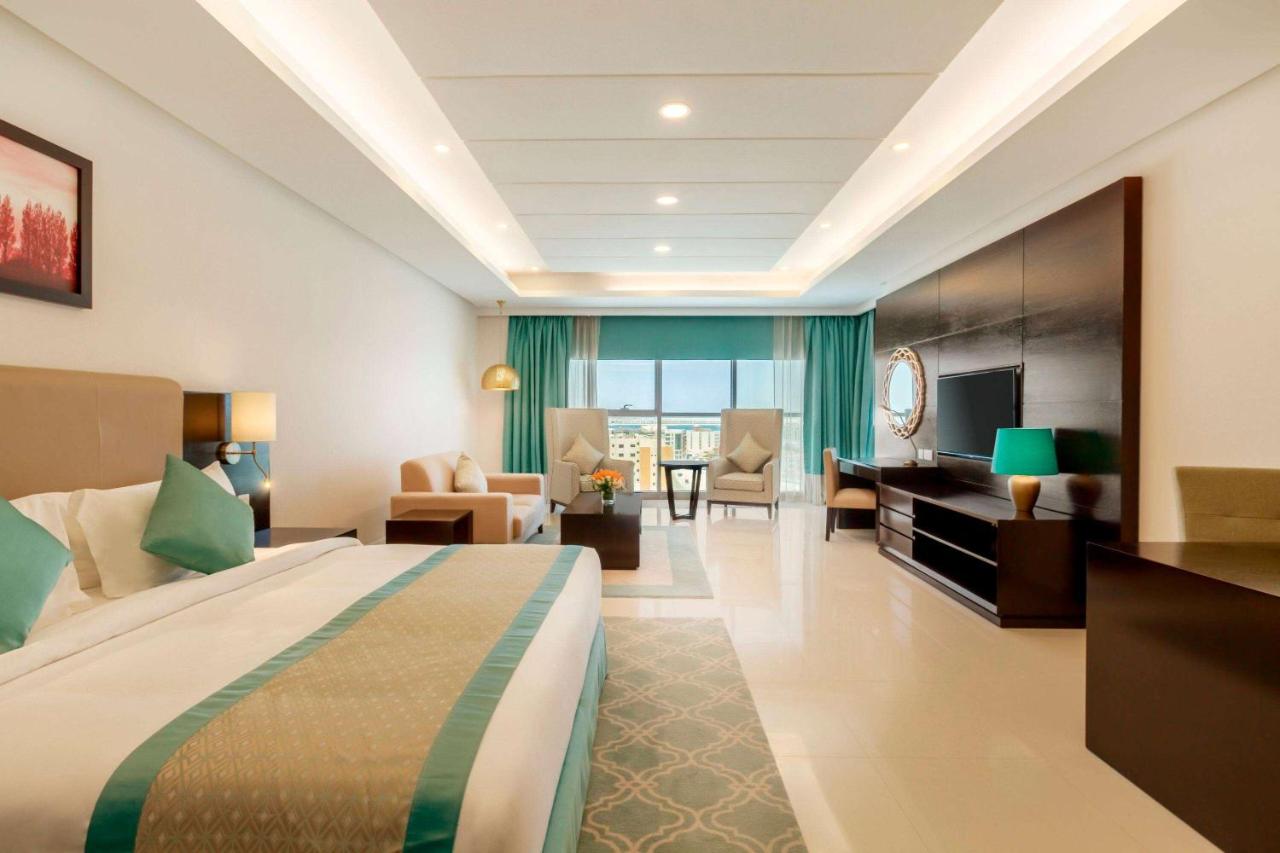Ramada Hotel and Suites Amwaj Islands photo