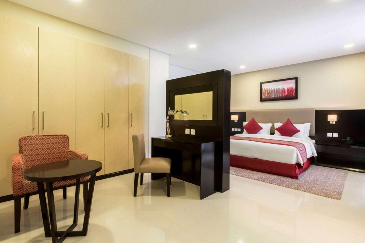 Ramada Hotel and Suites Amwaj Islands photo