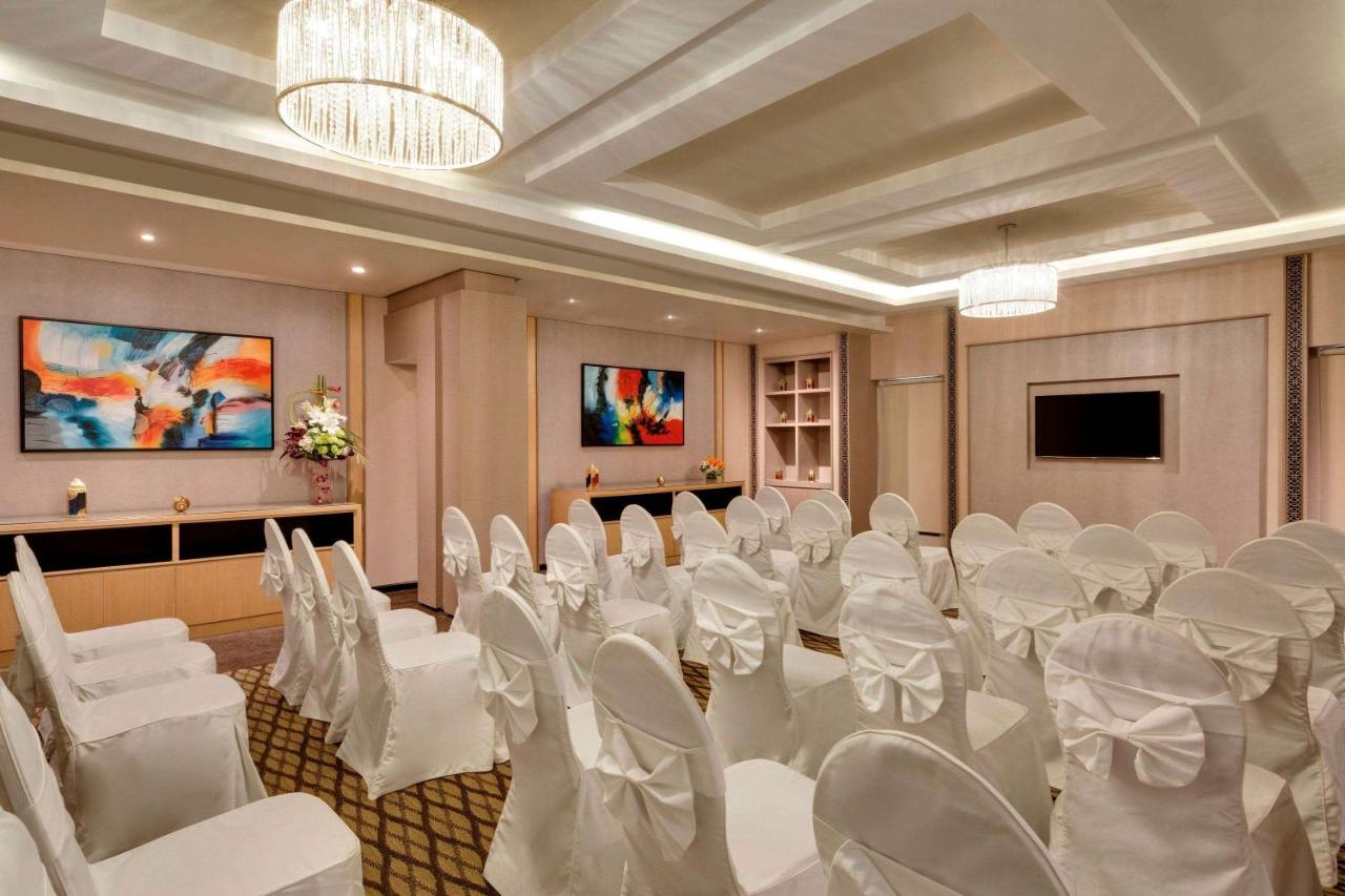 Ramada Hotel and Suites Amwaj Islands photo