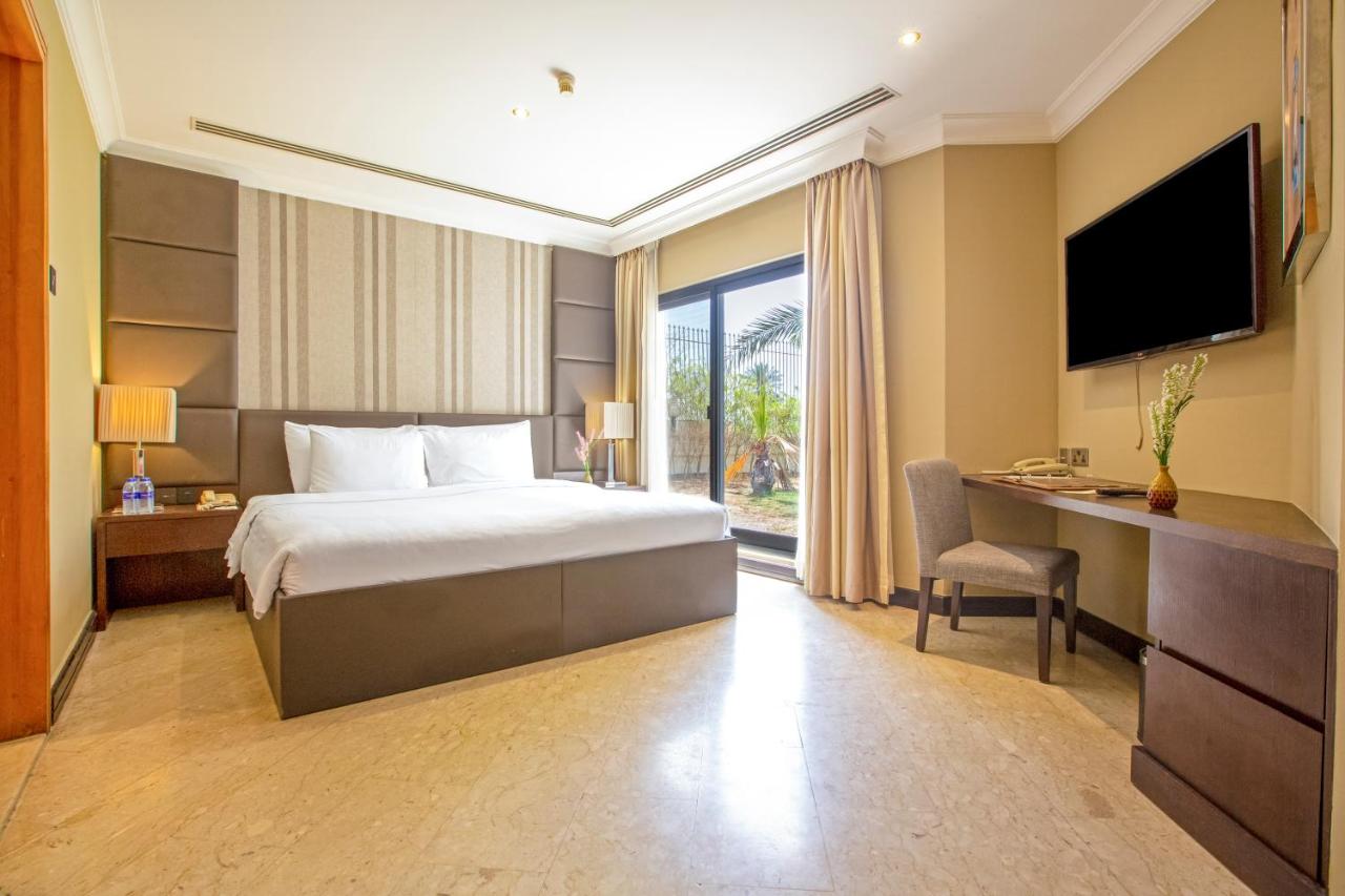 Dubai Marine Beach Resort & Spa photo