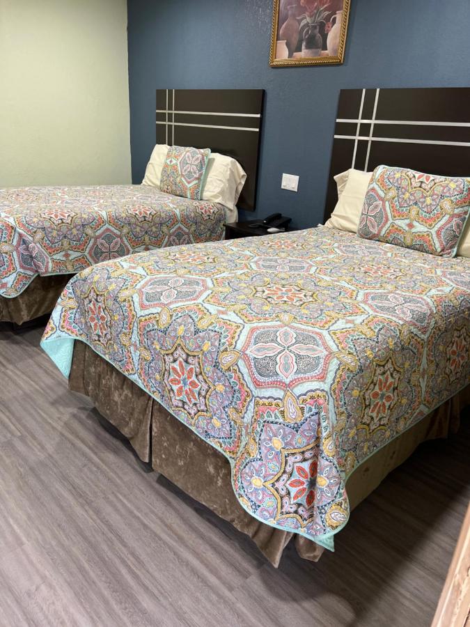 Budget Inn — photo 11