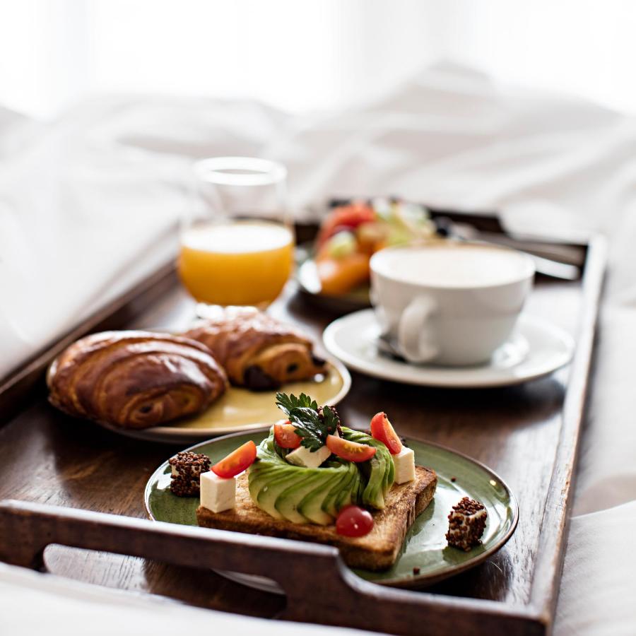 Met Hotel photo