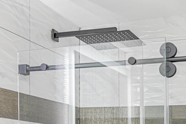 Hotel OPUS Bronx Near Bay Plaza Mall - 3