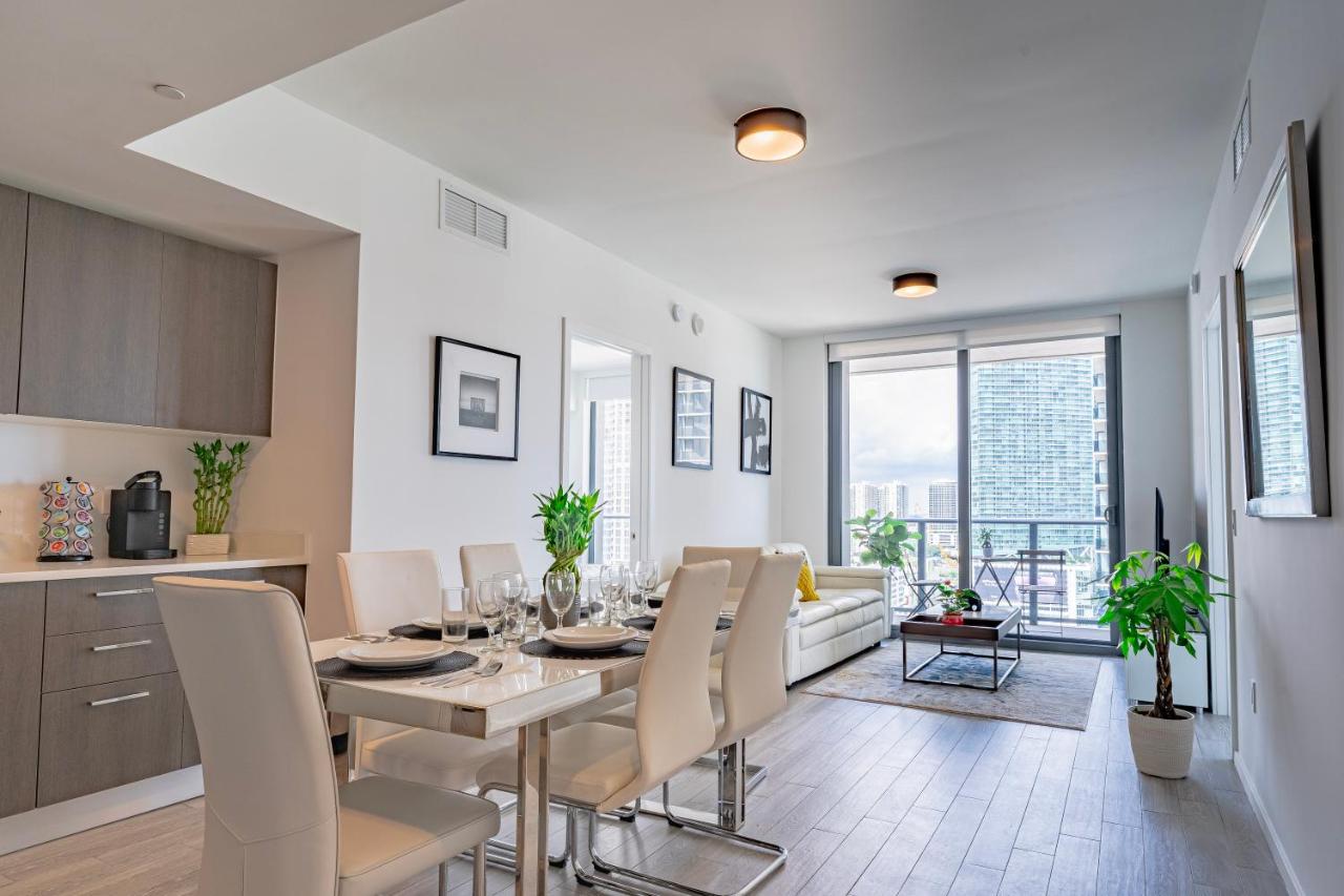 Luxurious 2-Bed Apartment with Breathtaking Bay views!! - 4