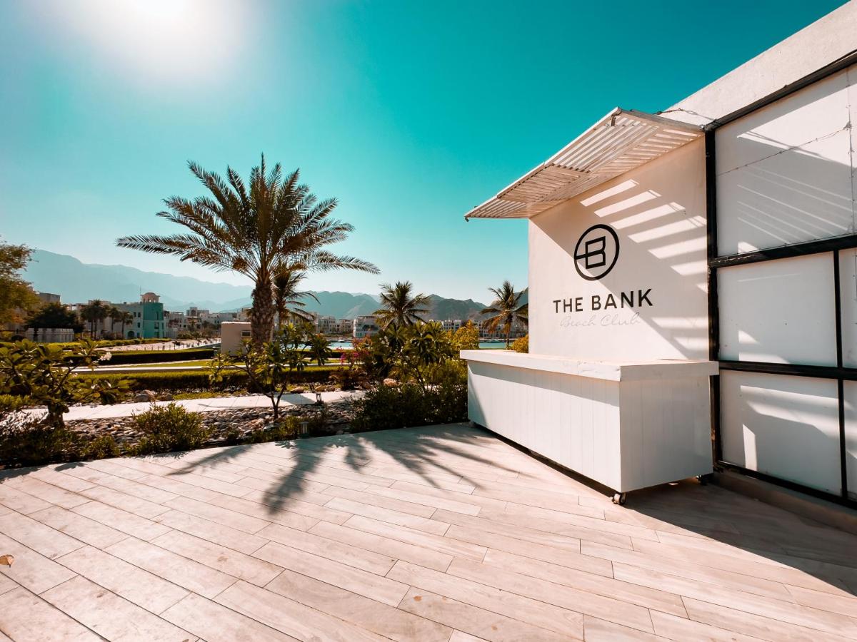 Beach: Luxurious Jebel Sifah Beachfront Apartment