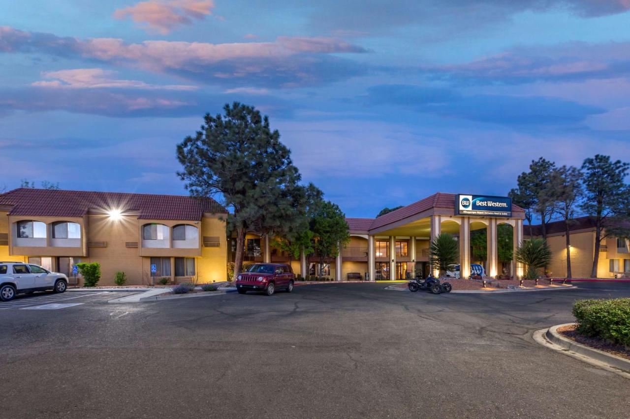 Image: Best Western Airport Albuquerque InnSuites Hotel & Suites