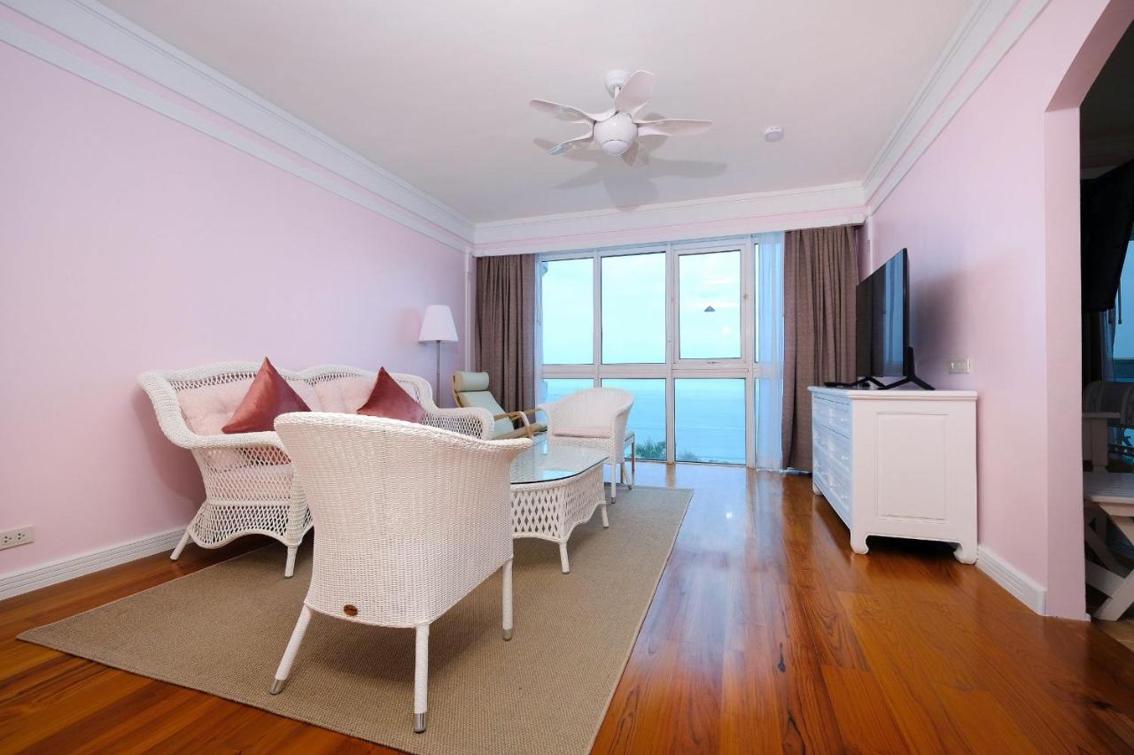 Andaman Beach Suites Hotel, Patong Phuket - 3