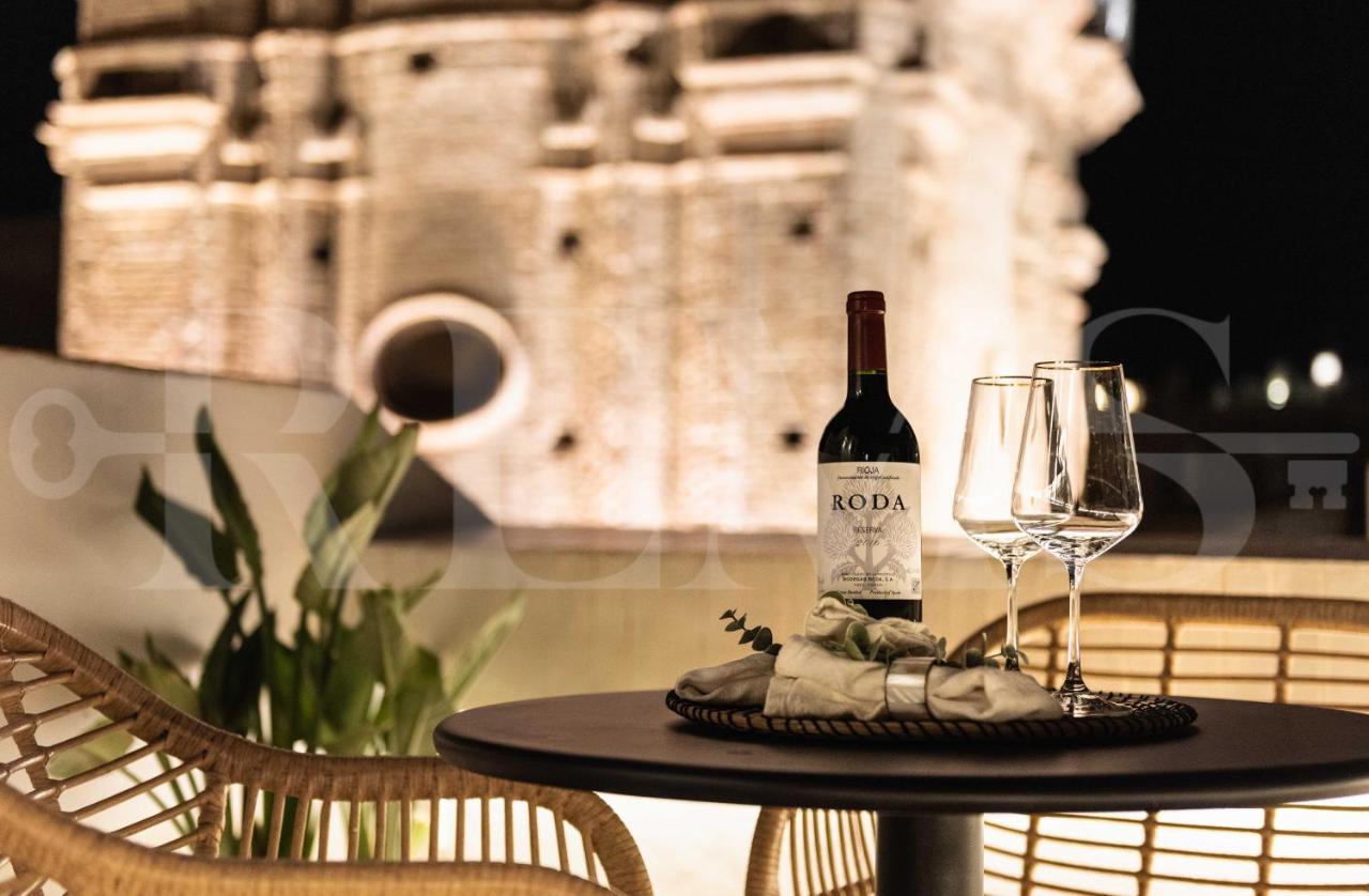 Duplex with private rooftop & view on San Juan church by REMS - 2