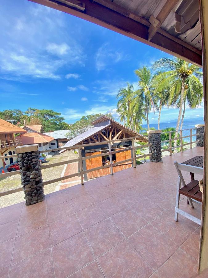 Beach: Saltitude Dive & Beach Resort