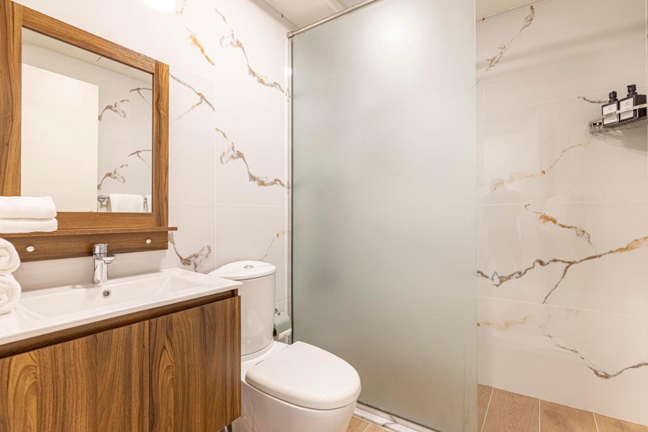 Daniels 1BR Business Bay Partial Burj Khalifa View - 3