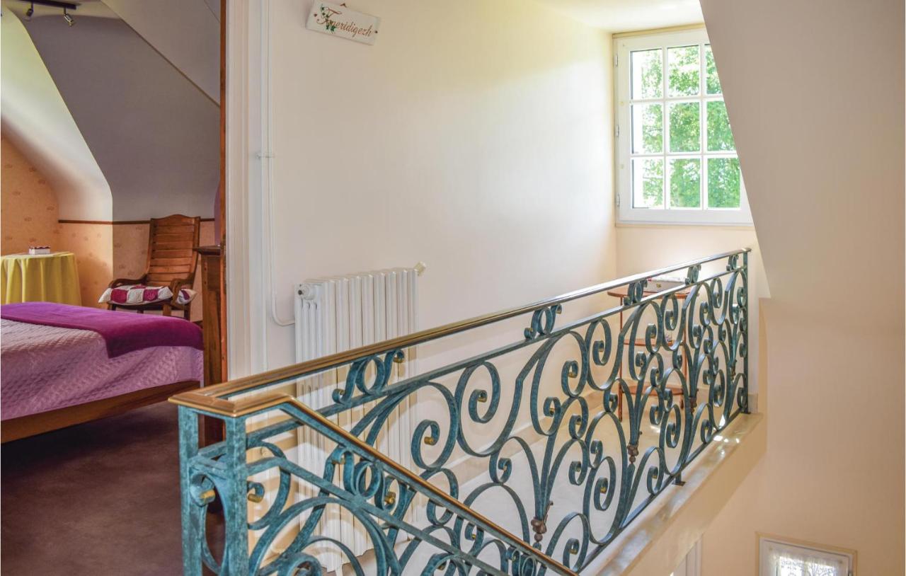 Beautiful Home In Yvias With 5 Bedrooms, Wifi And Indoor Swimming Pool photo