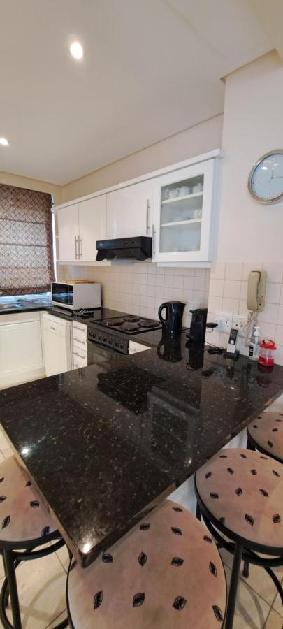 V&A Waterfront Marina Family Apartment 101 Altmore - 3